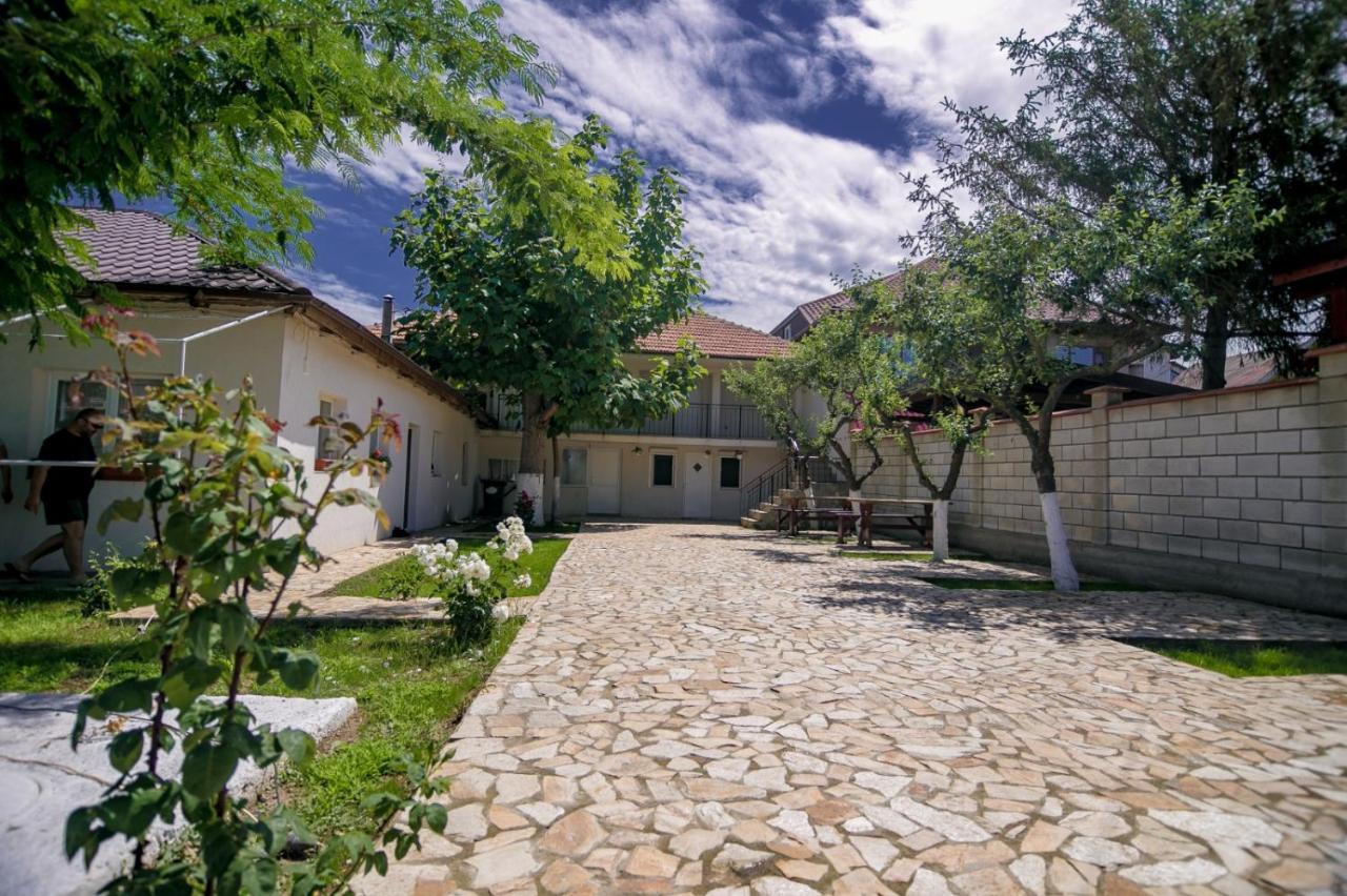 ホテル Casa Iordachescu ドウア・マ エクステリア 写真