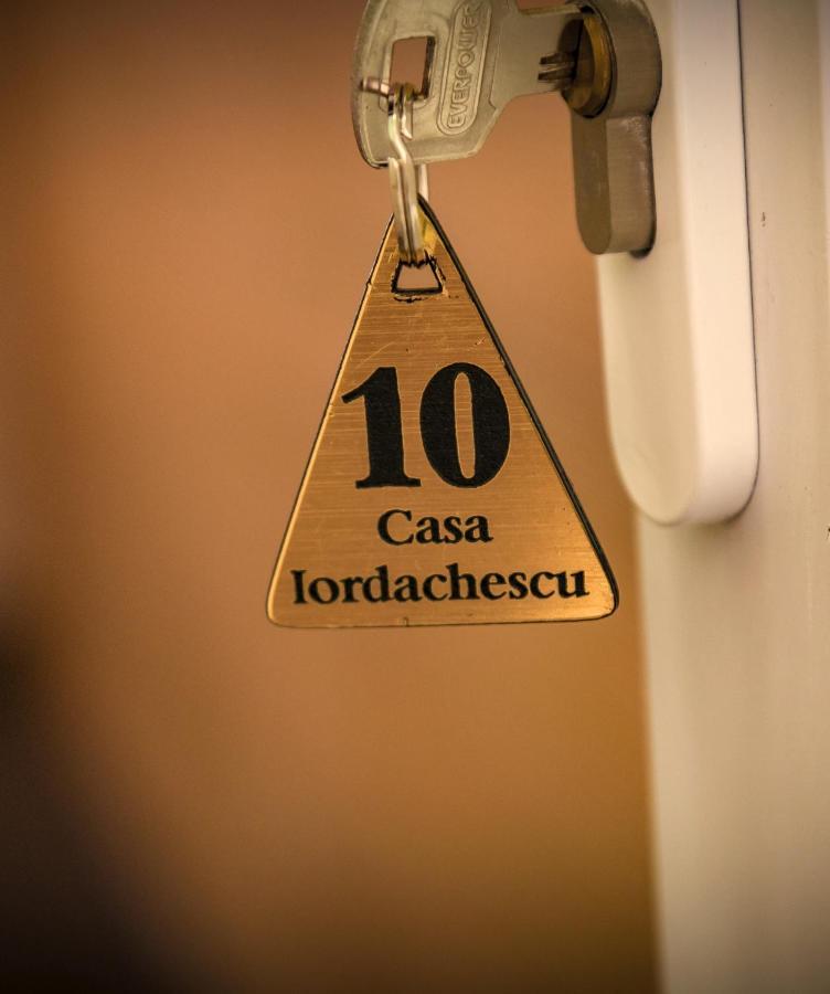 ホテル Casa Iordachescu ドウア・マ エクステリア 写真