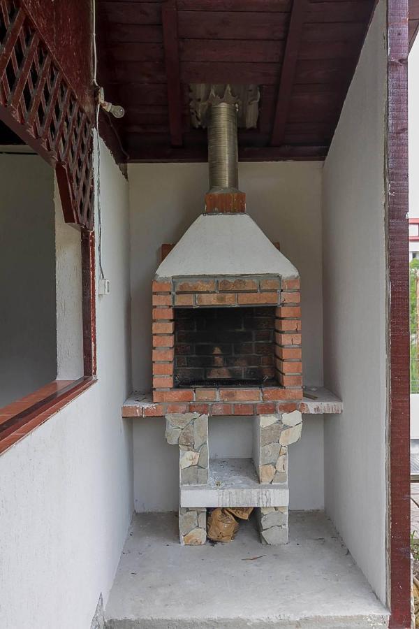 ホテル Casa Iordachescu ドウア・マ エクステリア 写真